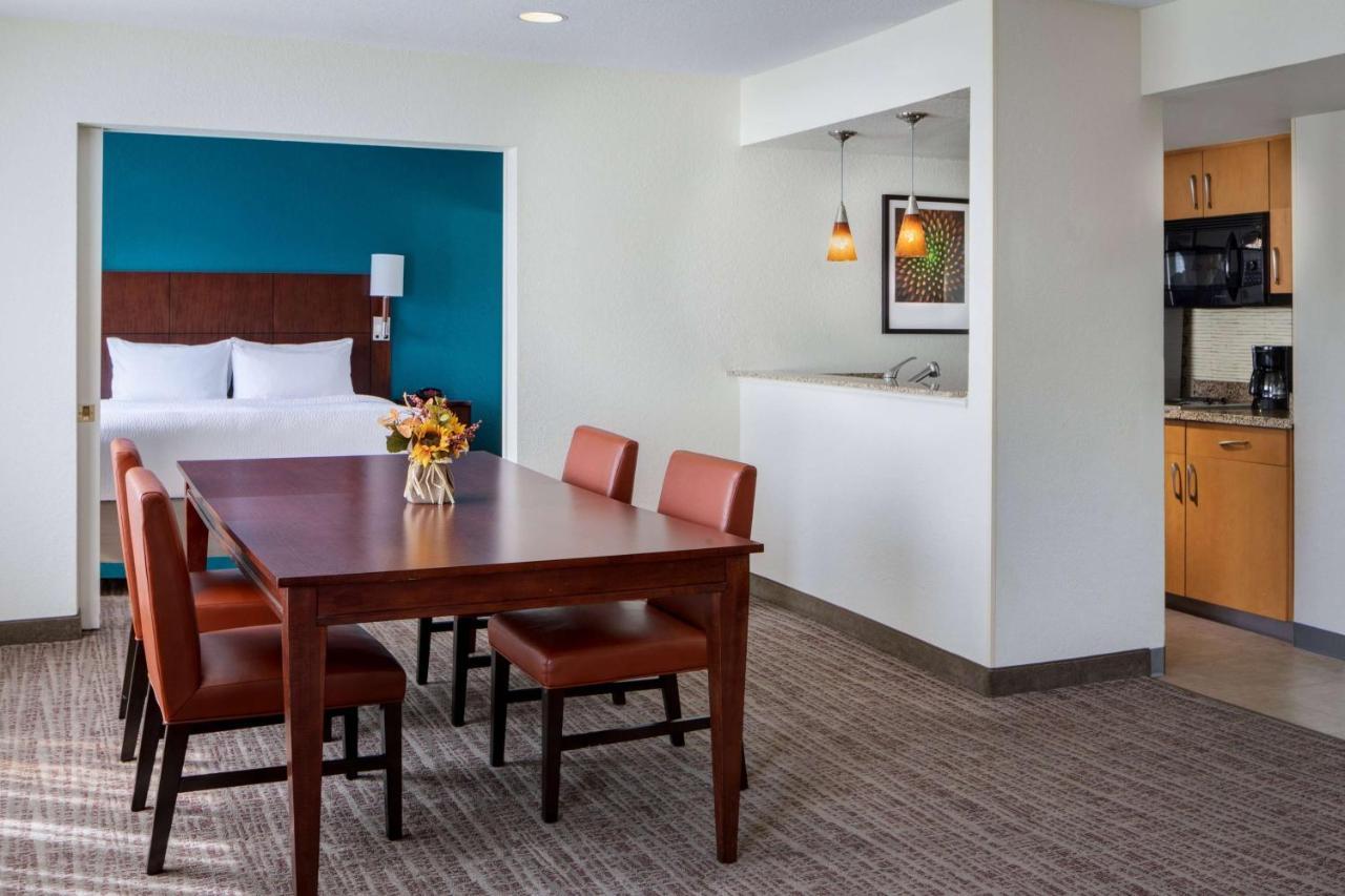 Sonesta Es Suites Dallas Medical Market Center Bagian luar foto