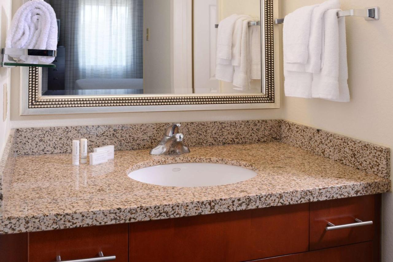 Sonesta Es Suites Dallas Medical Market Center Bagian luar foto