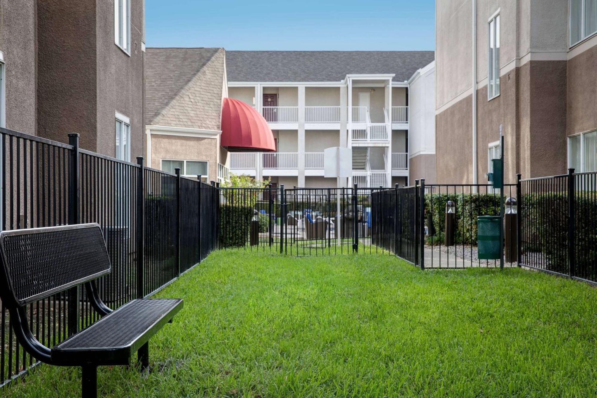 Sonesta Es Suites Dallas Medical Market Center Bagian luar foto